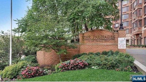 Photo of 100 Old Palisade Rd #3501, Fort Lee, NJ 07024 (MLS # 26029500)