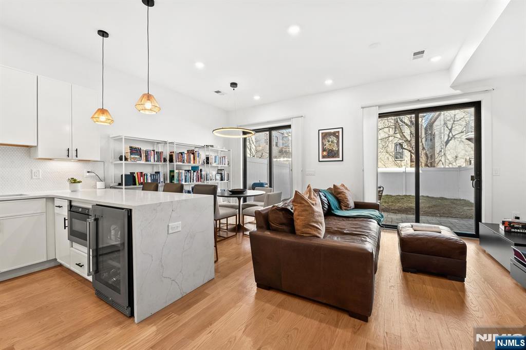 34 Manhattan Avenue 2