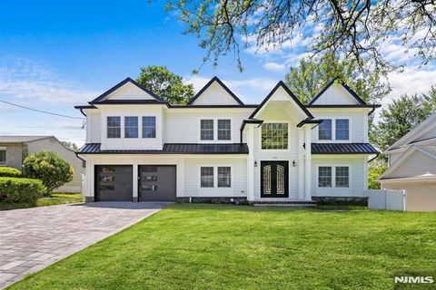 81 Eastbrook Drive River Edge NJ 07661