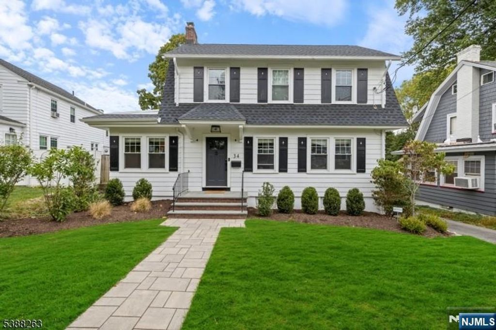 Photo of 34 Brookdale Avenue, Verona, NJ 07044 (MLS # 25036232)