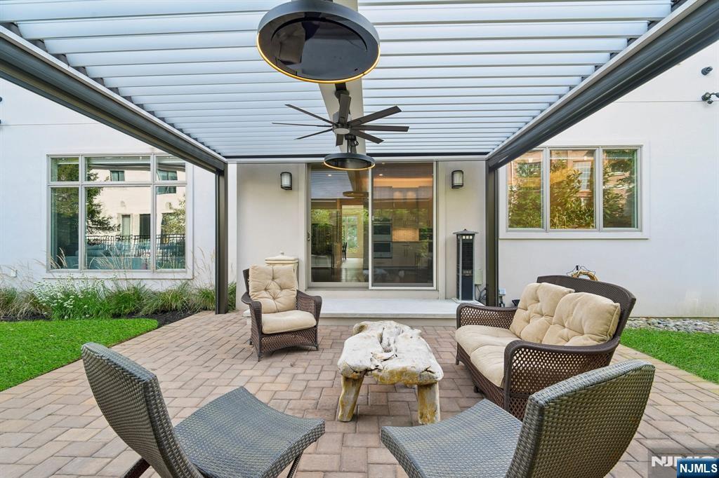 29 Roslyn Avenue