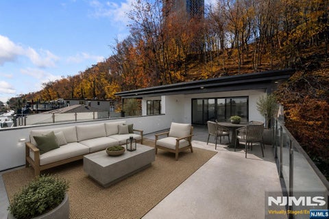 Photo of 728 Undercliff Ave, Edgewater, NJ 07020 (MLS # 26041267)