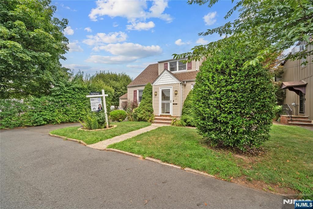 Photo of 16 Marie Place, Clifton, NJ 07013 (MLS # 25035266)