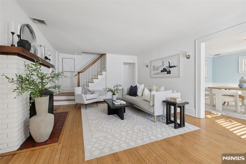 Photo of 520 Hillcrest Road, Ridgewood Village, NJ 07450 (MLS # 26004037)