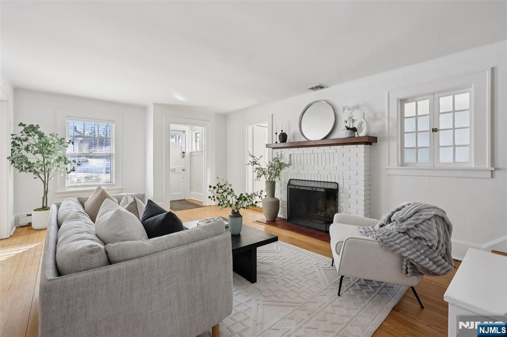 Photo of 520 Hillcrest Road, Ridgewood Village, NJ 07450 (MLS # 26004037)