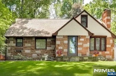 Photo of 65 Glasgow Terrace, Mahwah, NJ 07430 (MLS # 26041262)