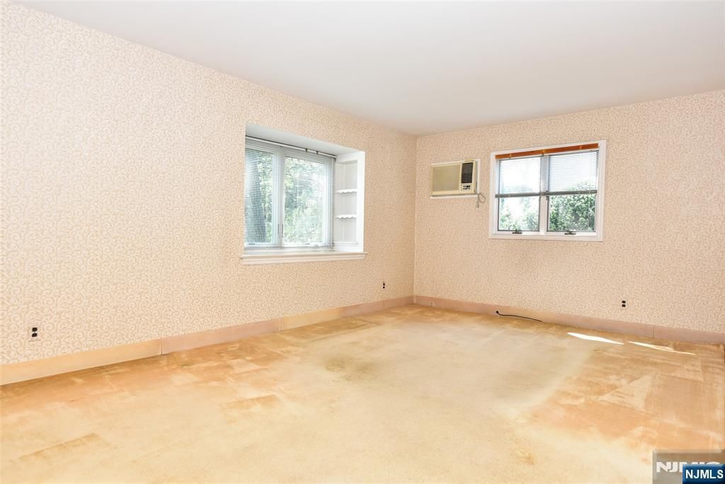 Photo of 111 Crescent Avenue, Wyckoff, NJ 07481 (MLS # 25026172)