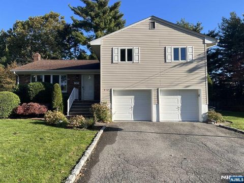 812 W Glenside Court Oradell NJ 07649