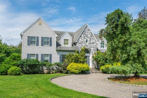 Photo of 2 Blueberry Court, Mahwah, NJ 07430 (MLS # 26034526)