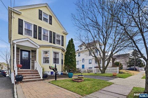 Photo of 385 Berkeley Avenue, Bloomfield, NJ 07003 (MLS # 26019453)