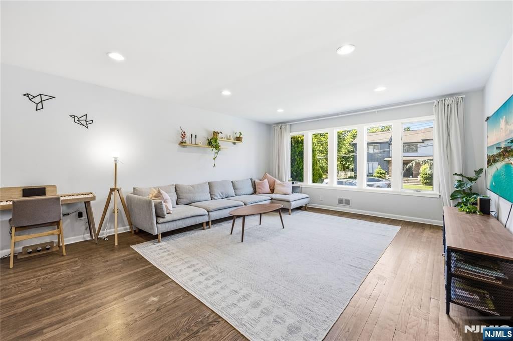 129 Palisade Avenue