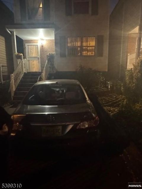 Photo of 341 Hunterdon Street, Newark, NJ 07103 (MLS # 25042231)