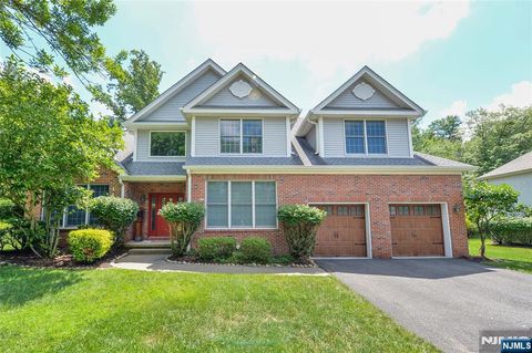 Photo of 1 Woods Edge Road, Old Tappan, NJ 07675 (MLS # 25025123)