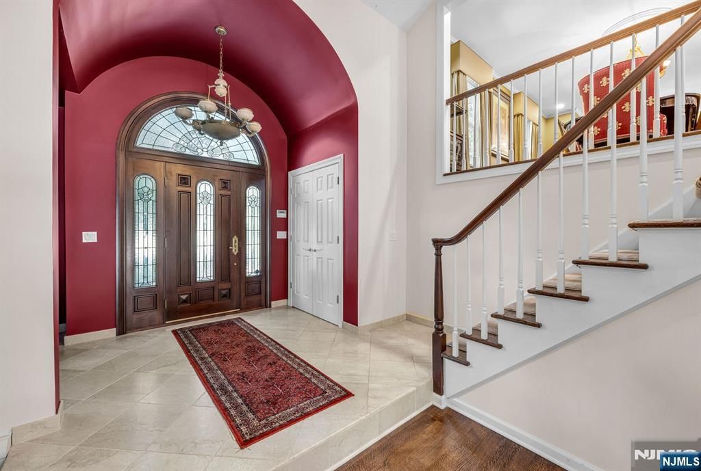 Photo of 24 Vanderbeck Lane, Mahwah, NJ 07430 (MLS # 25037306)
