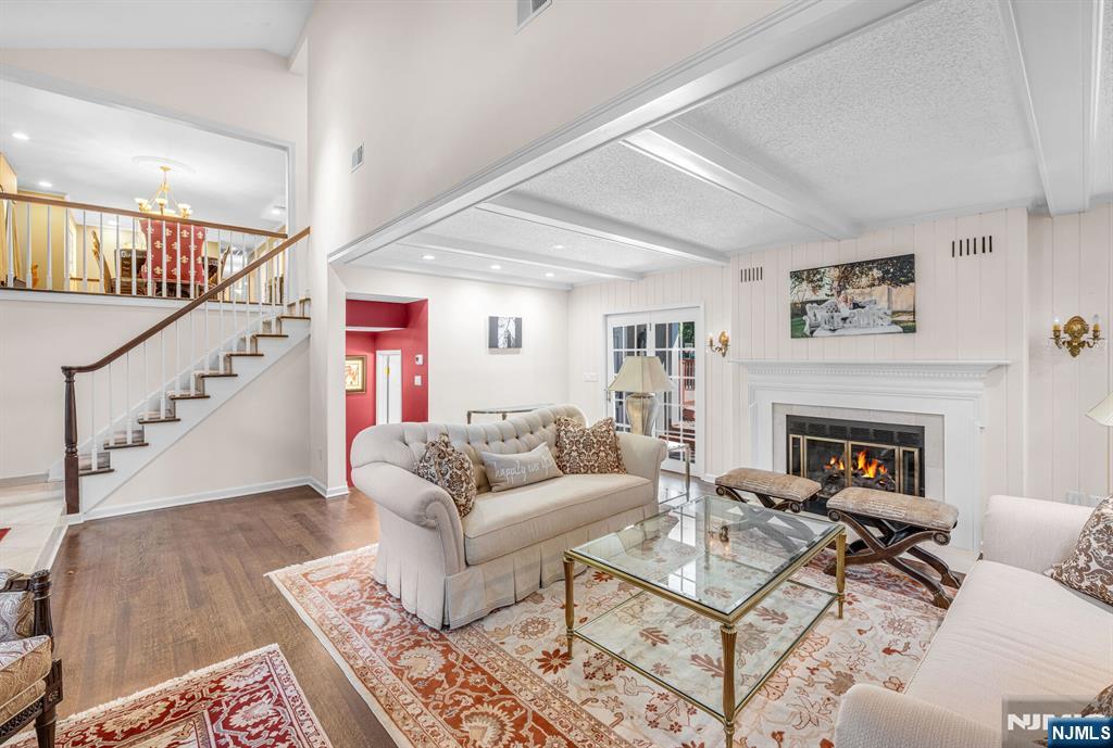 24 Vanderbeck Lane