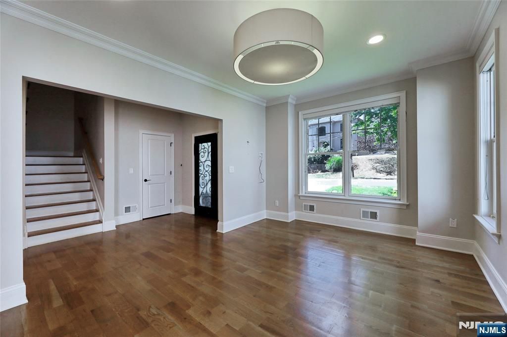 Photo of 254 Concord Street, Cresskill, NJ 07626 (MLS # 25034563)