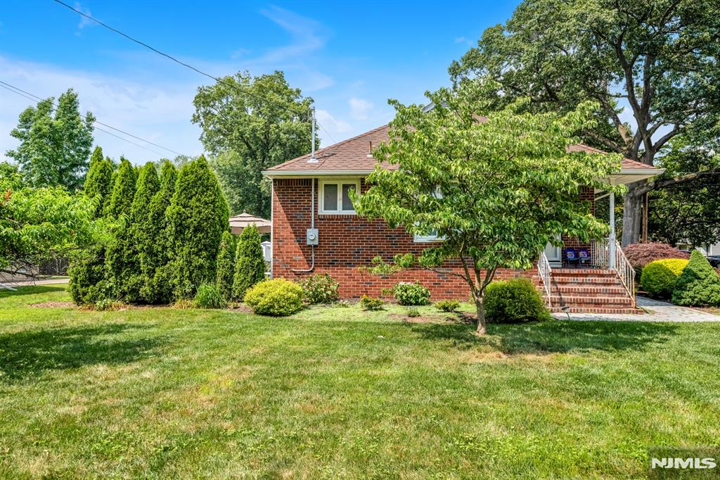 321 Henley Avenue