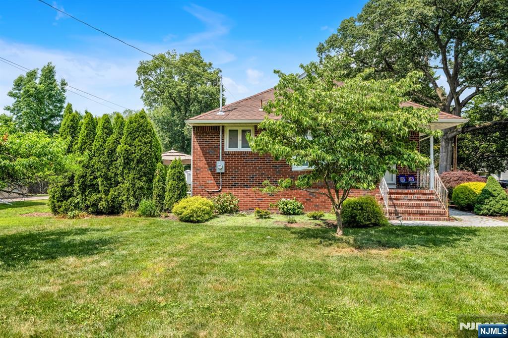 321 Henley Avenue
