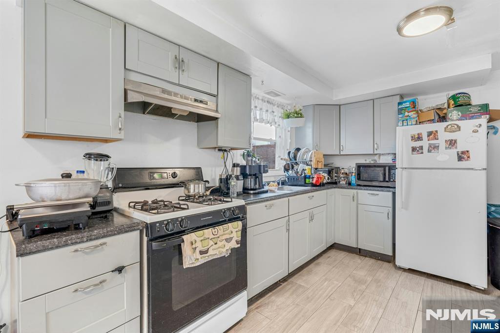 13 Allen Street 23