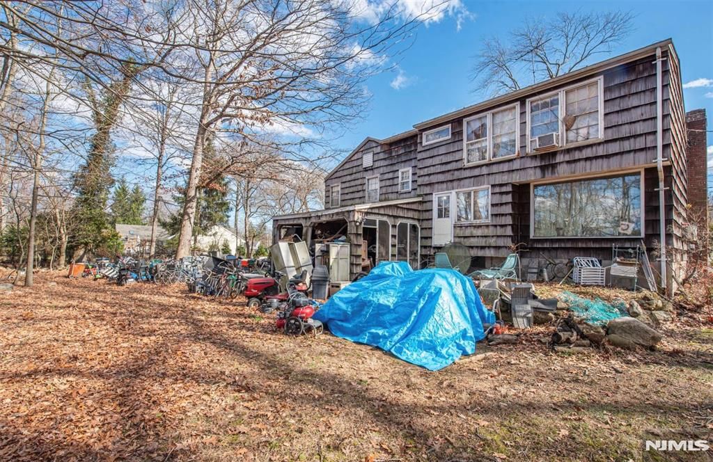 Photo of 24 Arrowhead Road, Old Tappan, NJ 07675 (MLS # 26008951)