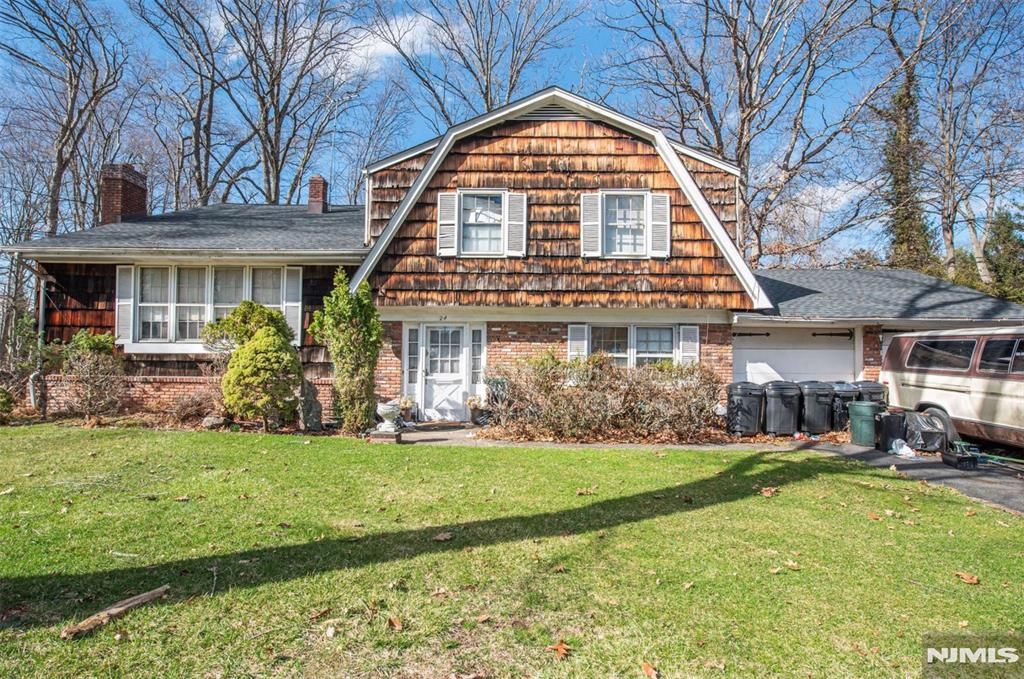 Photo of 24 Arrowhead Road, Old Tappan, NJ 07675 (MLS # 26008951)