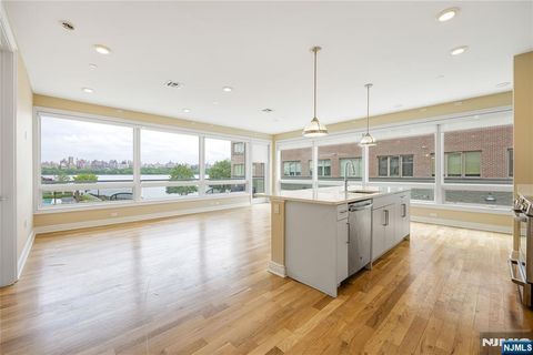 Photo of 15 Somerset #101, Edgewater, NJ 07020 (MLS # 26018034)