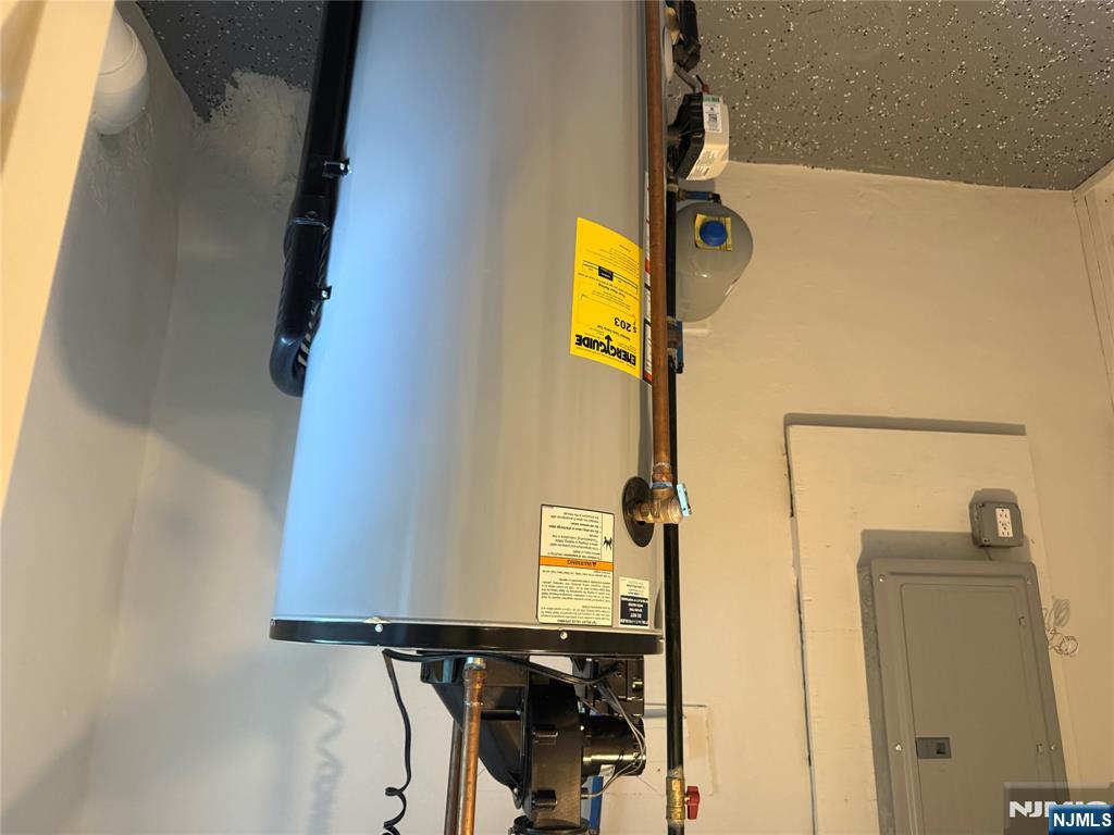 Lodi, New Jersey 07644, United States, 3 Bedrooms Bedrooms, ,2 BathroomsBathrooms,Residential,Active,168421