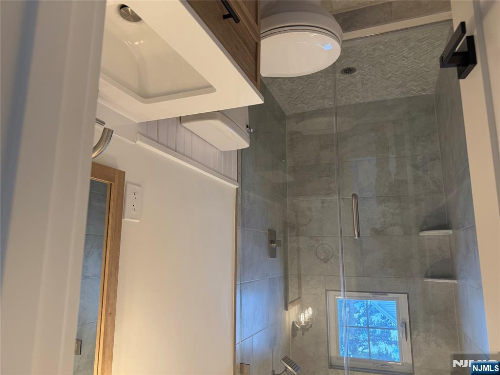 Lodi, New Jersey 07644, United States, 3 Bedrooms Bedrooms, ,2 BathroomsBathrooms,Residential,Active,168421