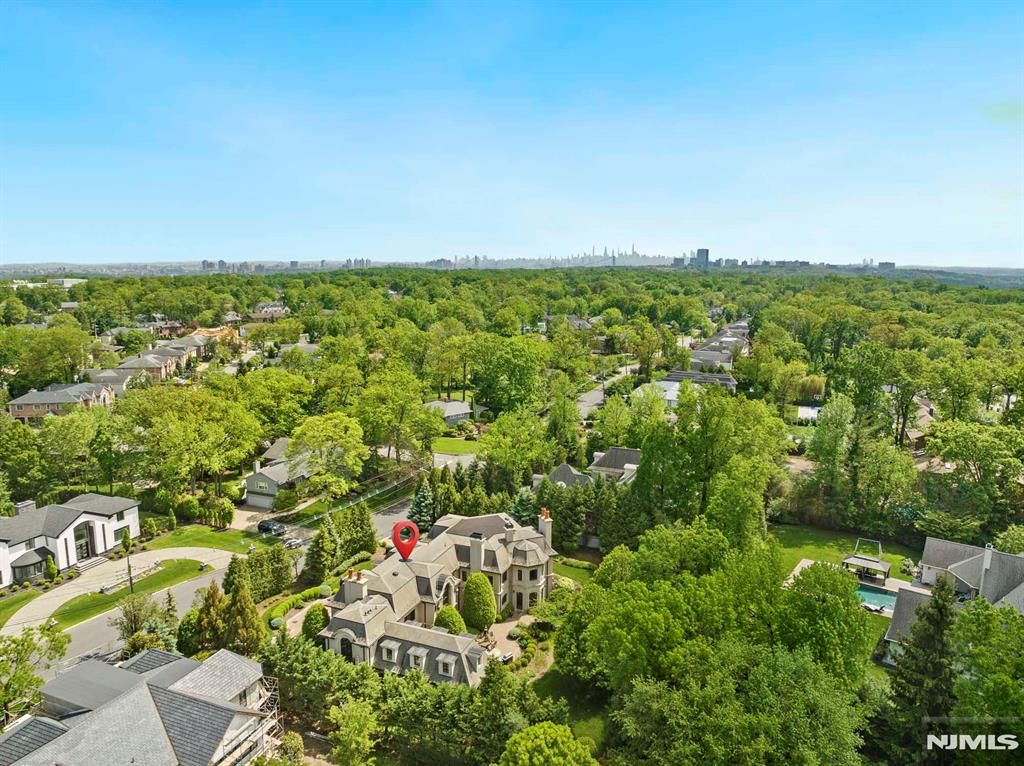 Photo of 78 Roberts Road, Englewood Cliffs, NJ 07632 (MLS # 26007531)