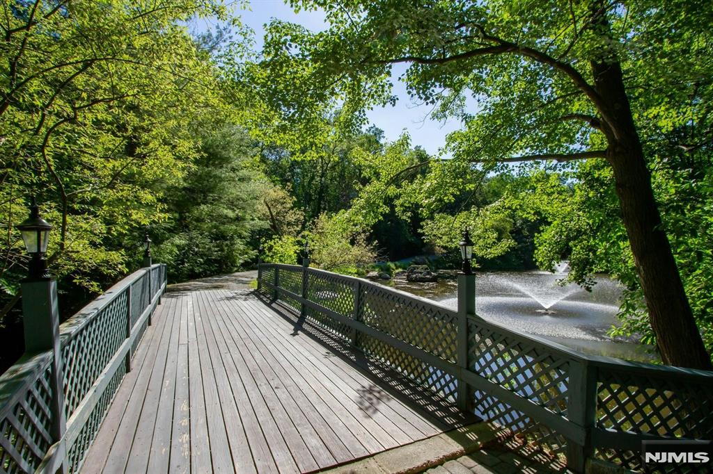 1055 High Mountain Road