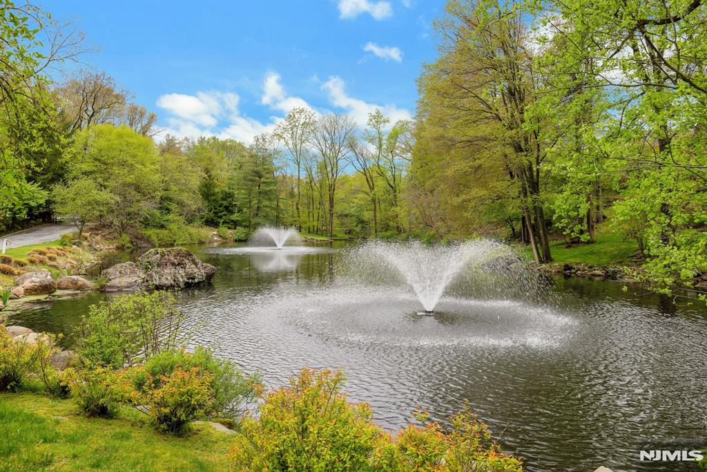 1055 High Mountain Road