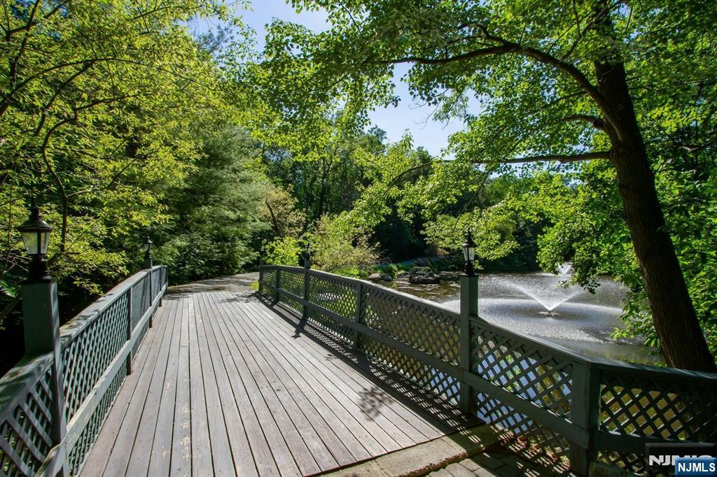 1055 High Mountain Road