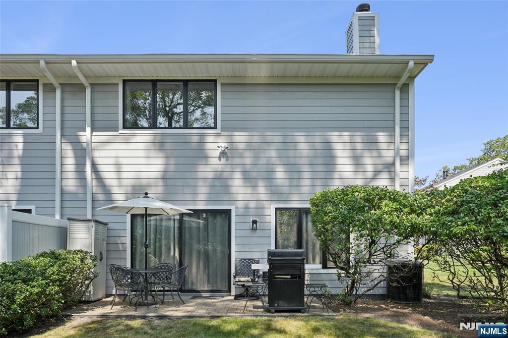 461 Tenafly Road