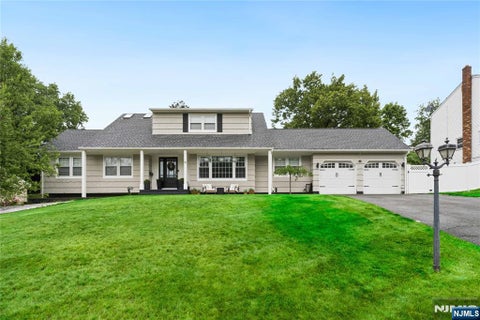Photo of 15 Almroth Drive, Wayne, NJ 07470 (MLS # 26034723)