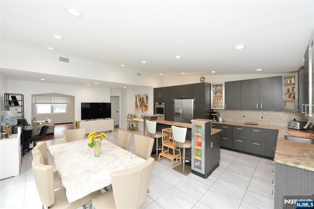 39-22 Vanore Drive