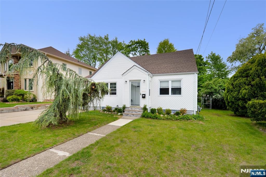 Photo of 3922 Vanore Drive, Fair Lawn, NJ 07410 (MLS # 26017525)