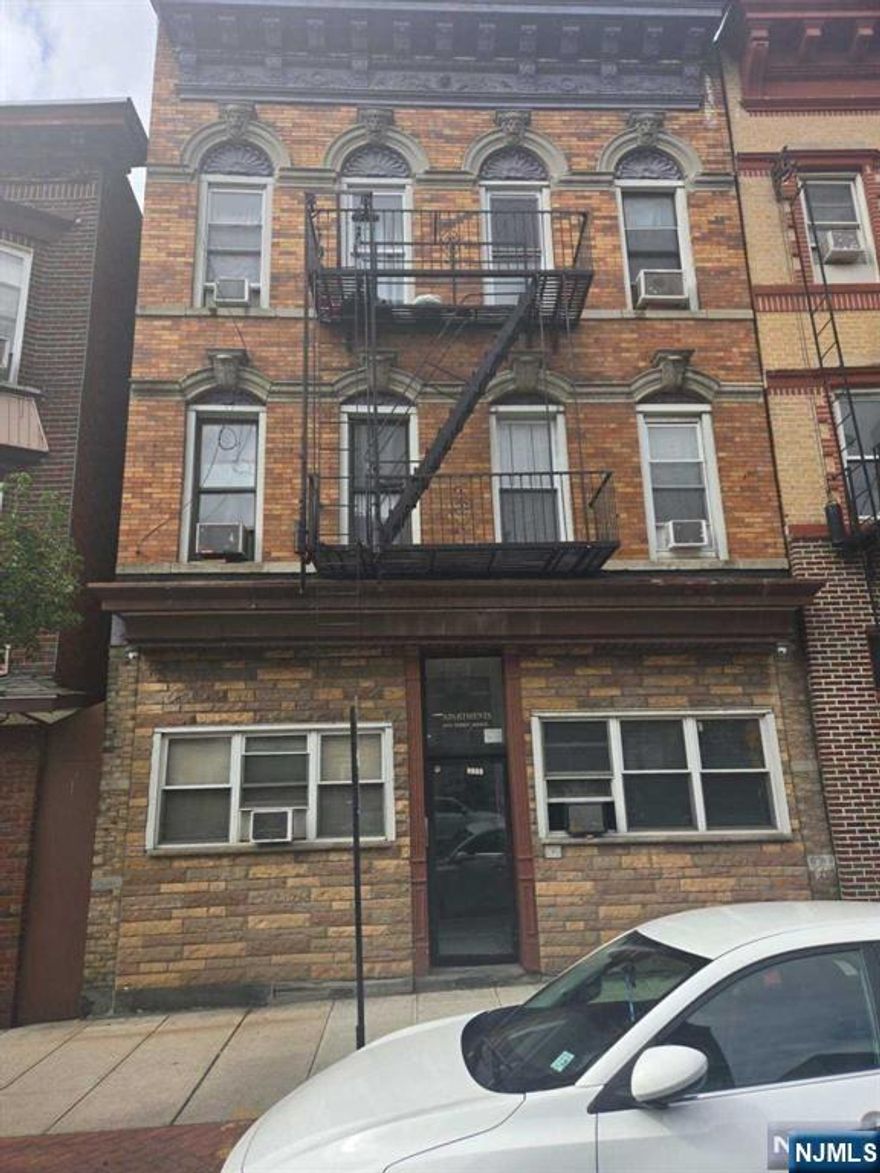 Great opportunity to own an income producing 7 unit building in Union City. Close to public transportion and shopping. Building provides great cash flow. Great Investor opportunity. Street parking available. Boiler updated 2 years ago. Updated CI