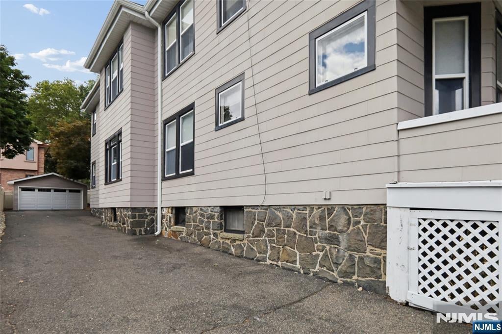 290 Columbia Avenue
