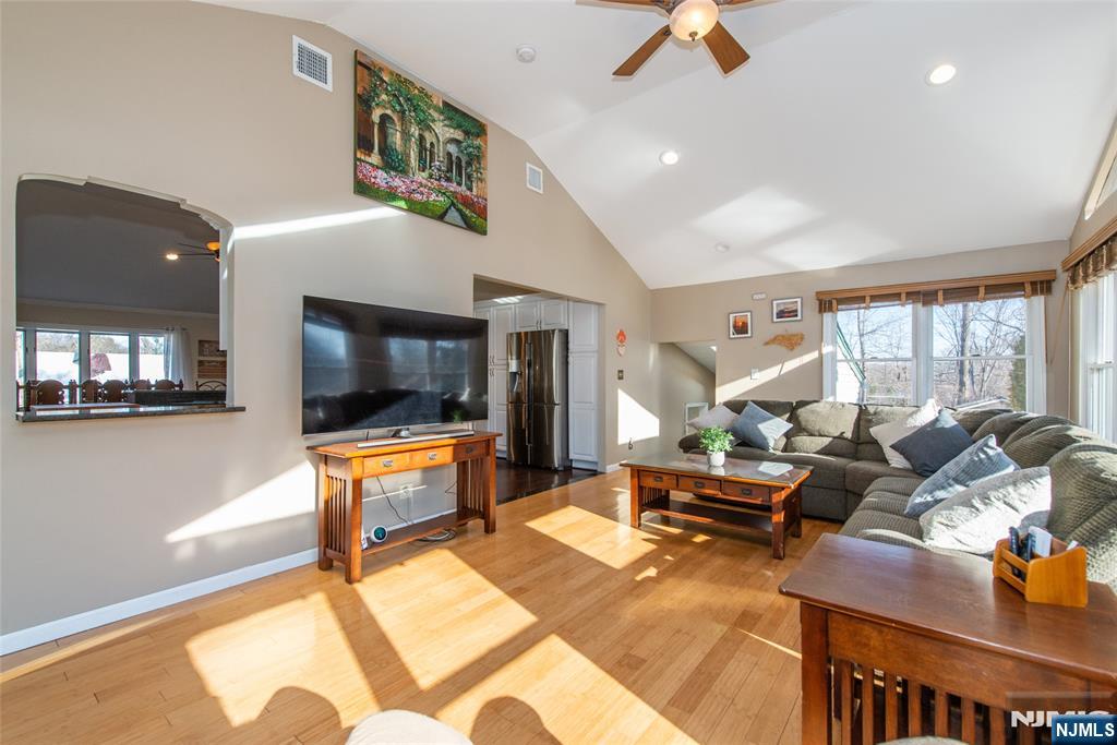74 Wyandemere Drive