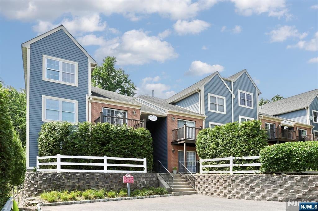 379 Cambridge Drive