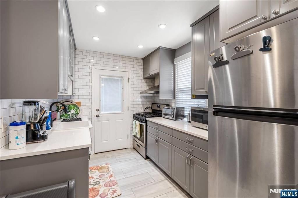Photo of 1434 Madison Place, Pompton Lakes, NJ 07442 (MLS # 26013946)