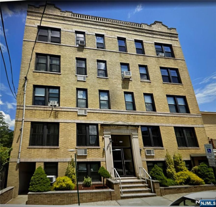 MOVE RIGHT INTO THIS LARGE ONE BEDROOM IN A QUIET BUILDING IN THE HEART OF CLIFFSIDE PARK WITH EASY ACCESS TO ALL TRANSPORTATION. GLEAMING HARDWOOD FLOORS, TALL CEILINGS, EAT IN KITCHEN, WITH WINDOW AND NEW APPLIANCES, QUARTZ COUNTERTOP WITH BACKSPLASH, BIG ROOMS WITH AMPLE CLOSETS