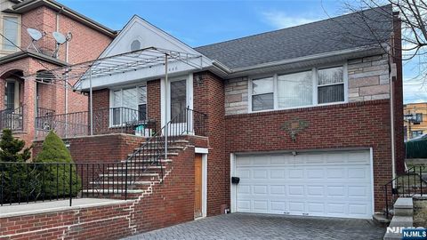 Photo of 2446 3rd Street, Fort Lee, NJ 07024 (MLS # 26007931)