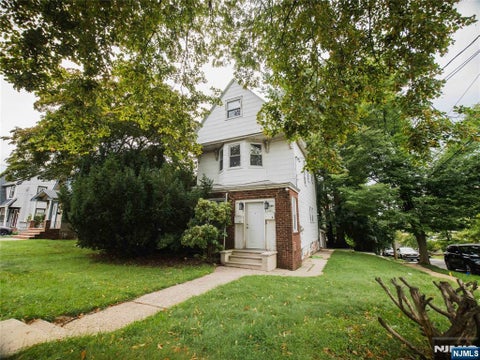 Photo of 180 Larch Ave, Teaneck, NJ 07666 (MLS # 26032962)