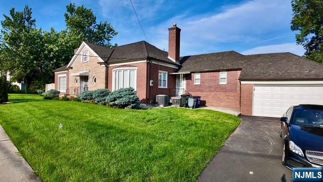 313321 39th Street, Paterson, New Jersey - 4 Bedrooms  
4.5 Bathrooms  
10 Rooms - 