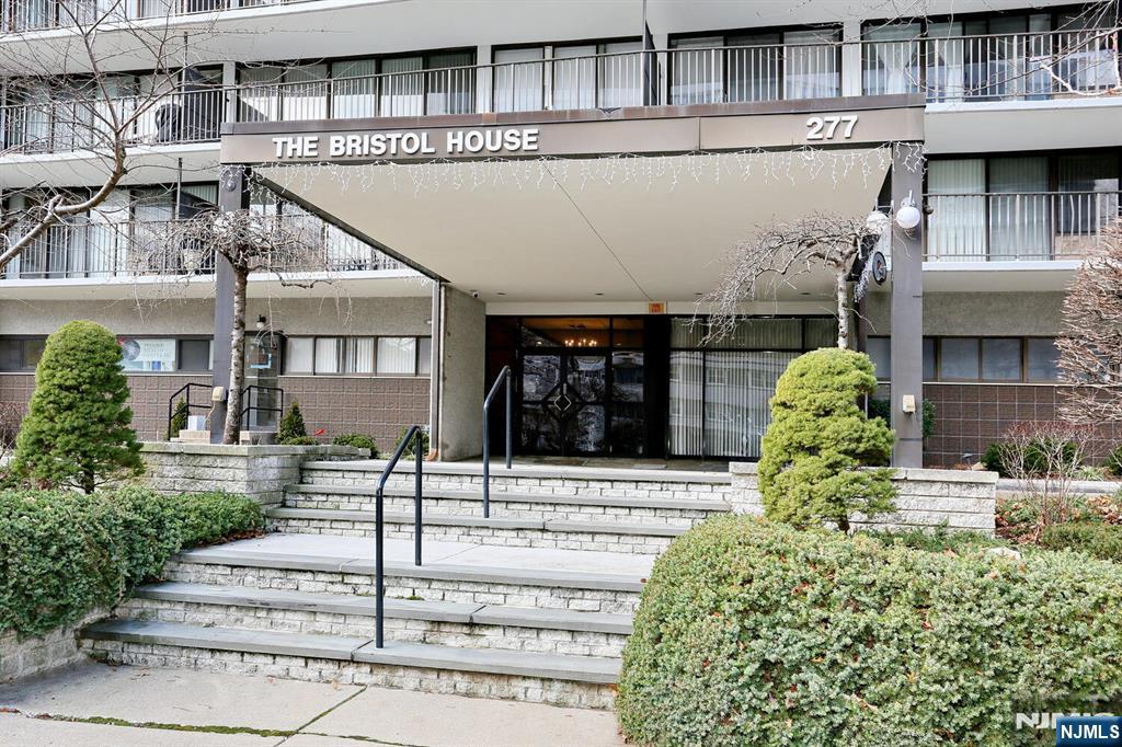 Homes for Sale in Northern NJ | ThisIsRiverEdge.com 277 Prospect Avenue 18H