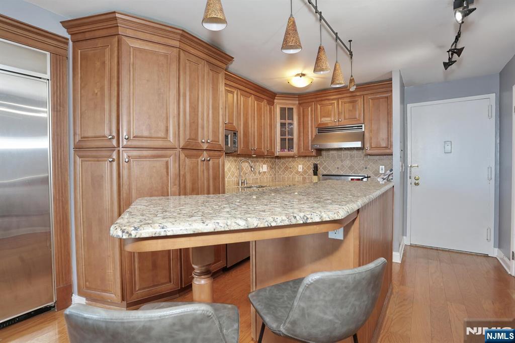 Homes for Sale in Northern NJ | ThisIsRiverEdge.com 277 Prospect Avenue 18H