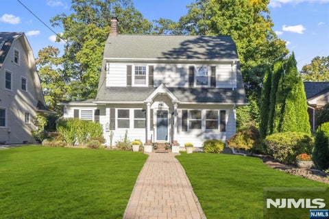 Photo of 123 Glen Avenue, Glen Rock, NJ 07452 (MLS # 26038402)