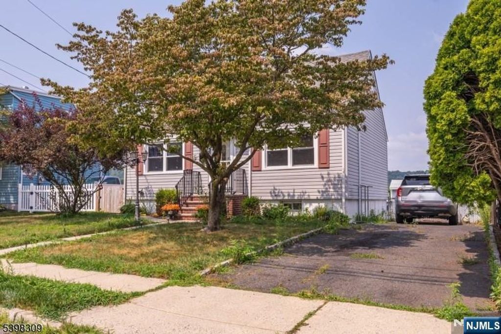 Photo of 26 Edward Court, Clifton, NJ 07011 (MLS # 25041454)