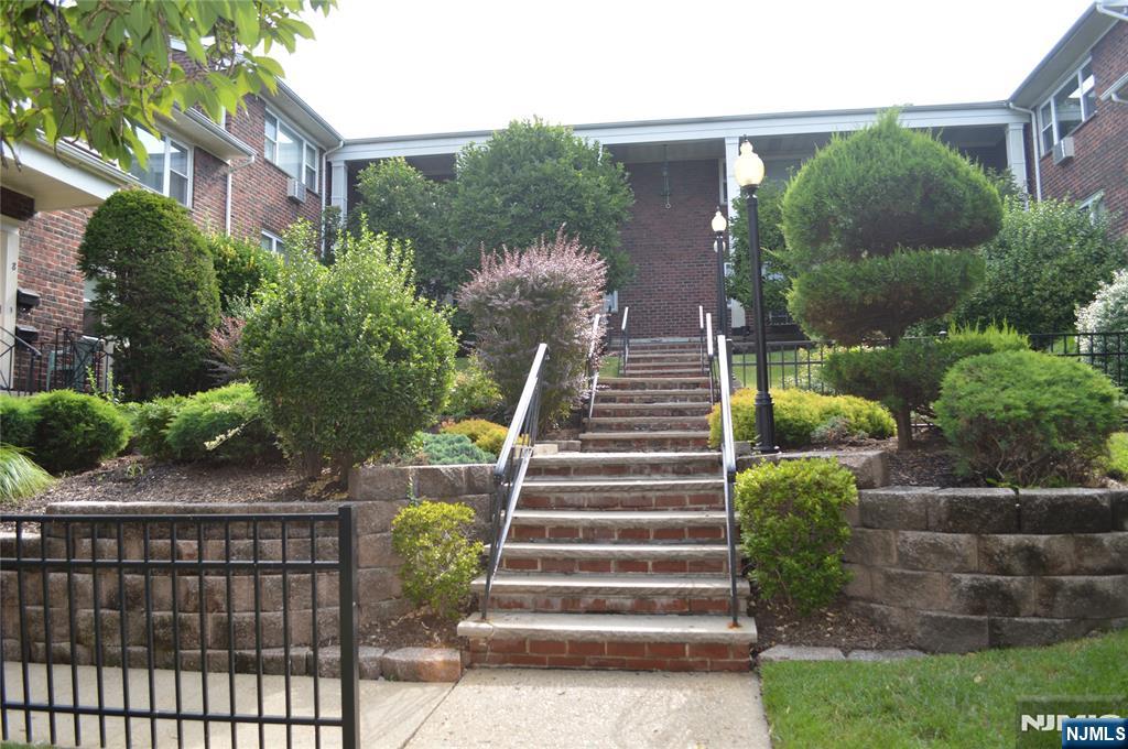 Rental Property at 455 Fairview Ave 10, Fairview, New Jersey - Bedrooms: 1 
Bathrooms: 1 
Rooms: 3  - $1,750 MO.